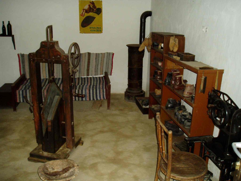 * Image 3